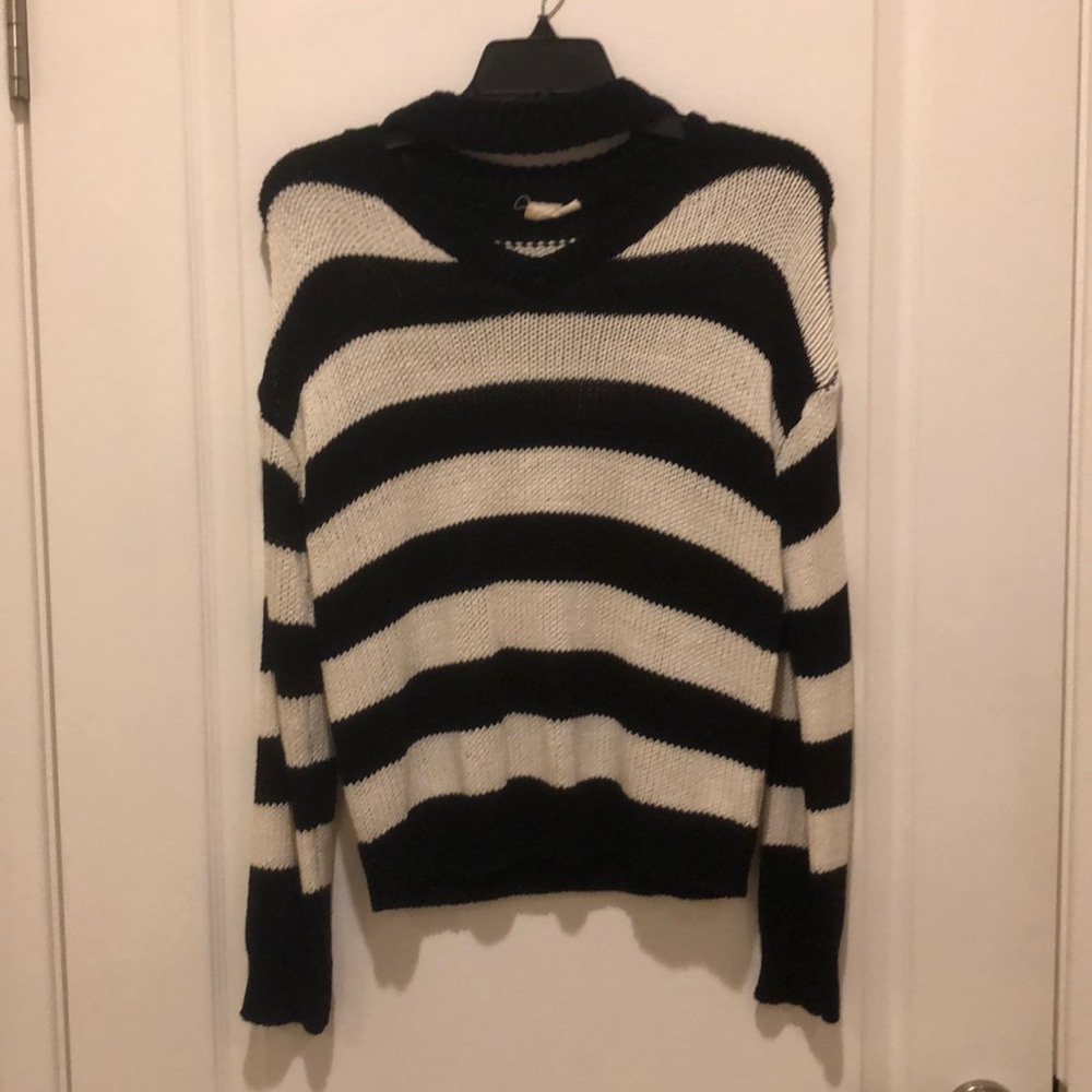 Cute black and white sweater size small by Cloth
